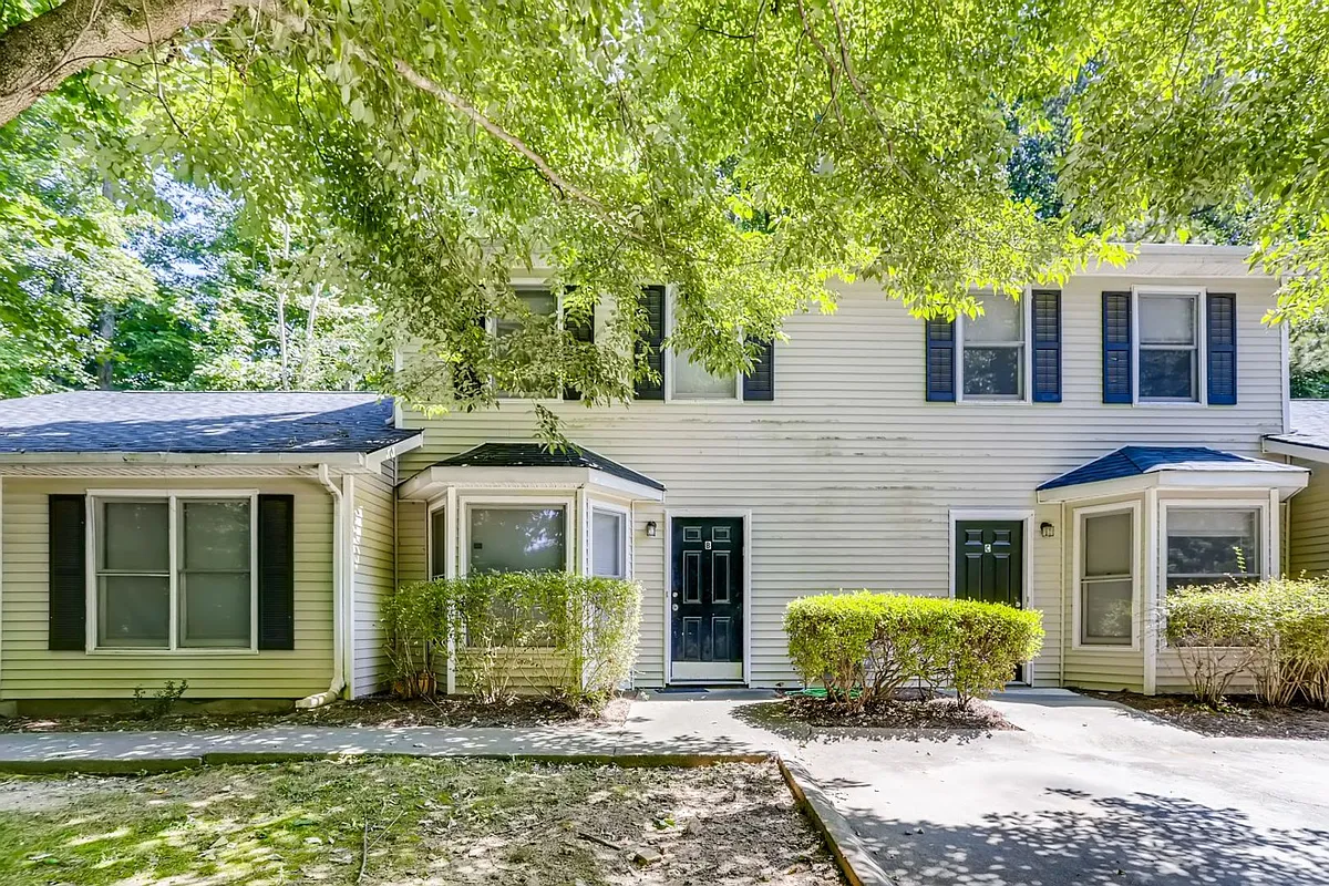 Building Photo - 1230 Oakplace Dr SW
