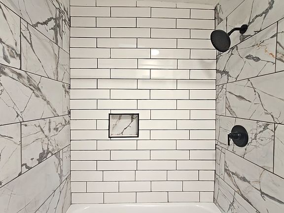 5th image of 132 S Woodlawn Ave #22