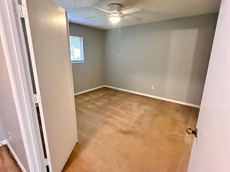 505 Bristol Dr — Photo 11