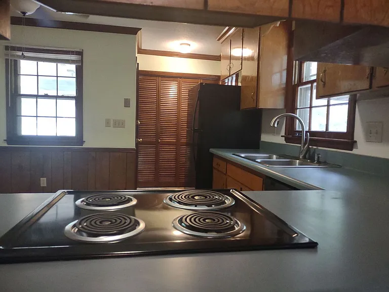 732 N Harrison Ave — Photo 3
