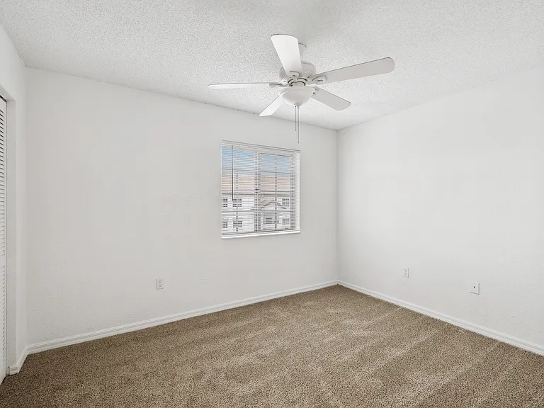 Venice Cove Apartments — Photo 14