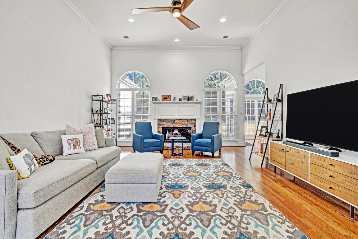 next background image