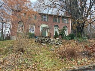 1 Red Coat Rd, Shrewsbury, MA 01545