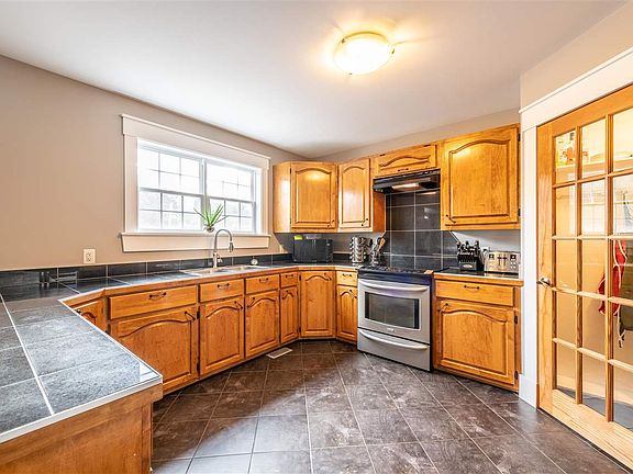 4th image of 57 Hazelwood Dr