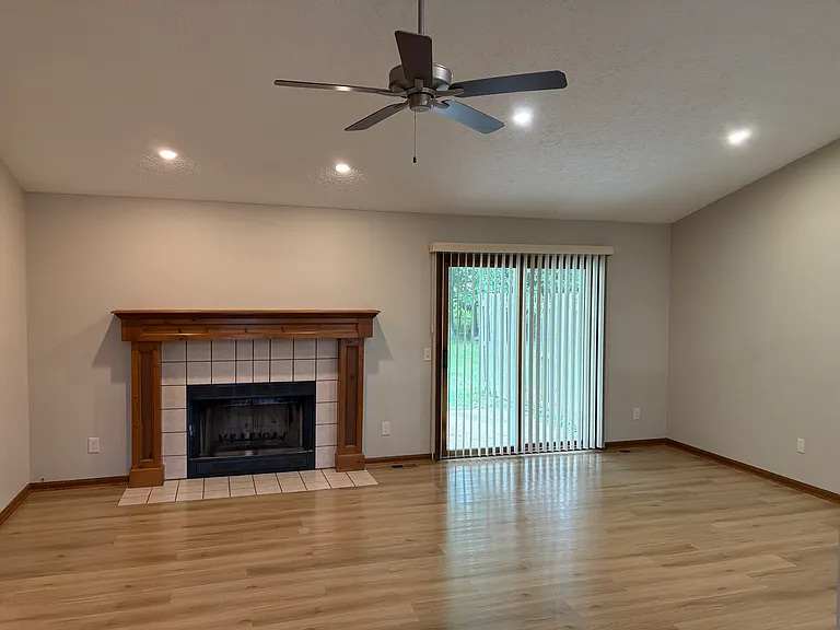 7017 Fry Rd — Photo 3