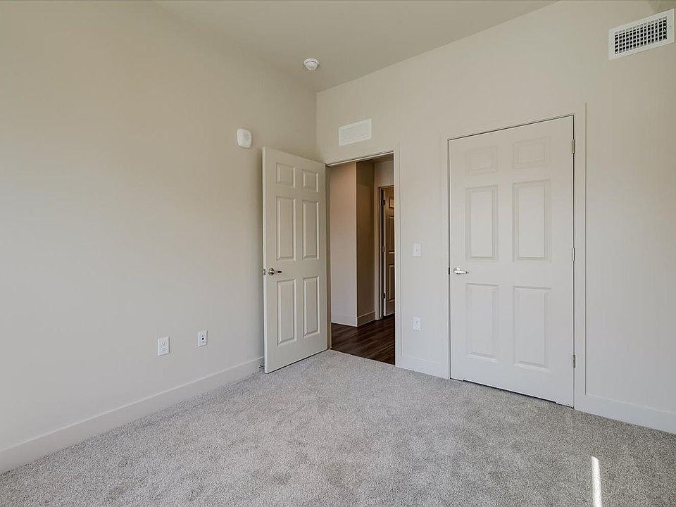 Lynwood Senior Apartment Rentals with Virtual tours - Denver, CO | Zillow