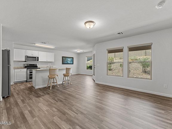 2nd image of 50 COTTONWOOD Lane