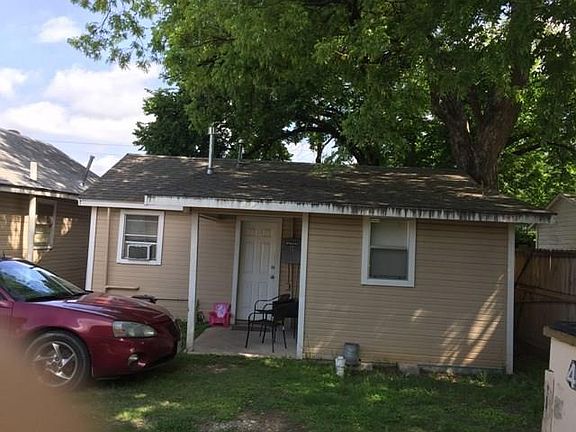 5th image of 1012 N Grand Ave