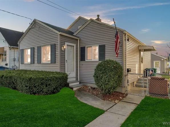 222 61st St, Niagara Falls, NY 14304