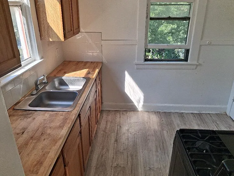 1623 Delmont Ave #2 — Photo 2
