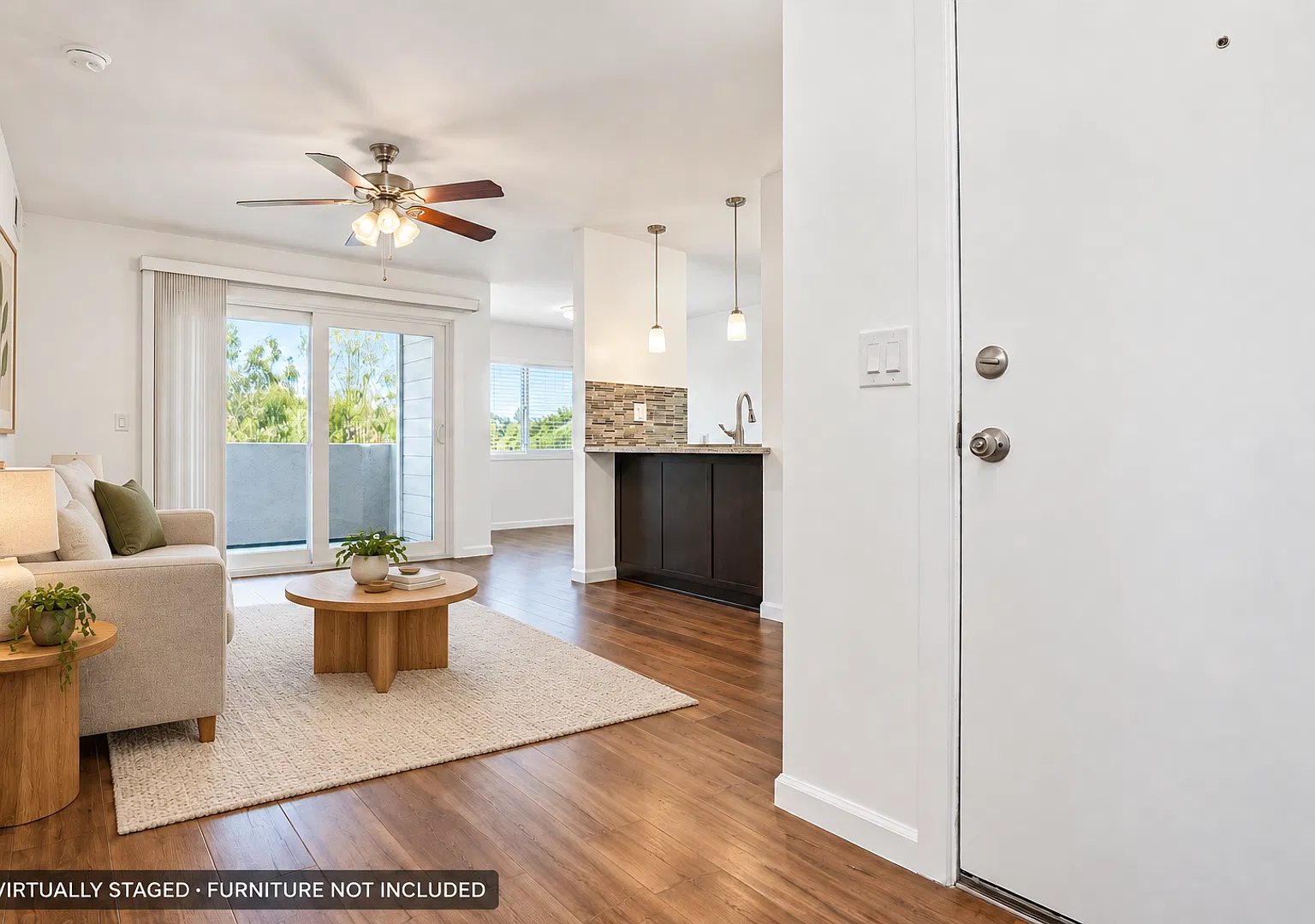 821 N. Austin Ave — Photo 1