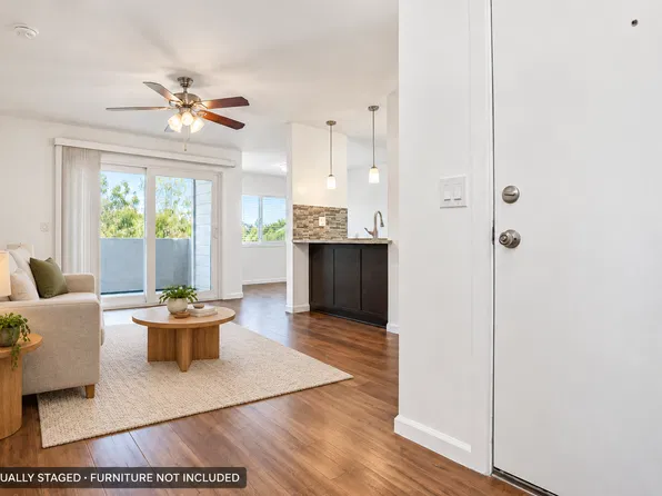 821 N. Austin Ave, 821 N Austin Ave #304, Inglewood, CA 90302