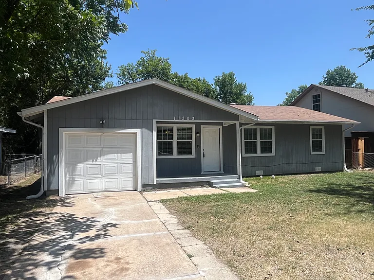 11303 Trail Ln — Photo 1