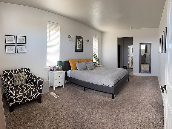 Master Bedroom (1)