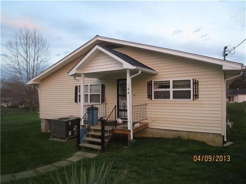 1st image of 144 Sutherland Dr