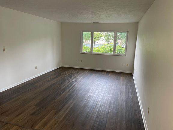 2nd image of 429 Broad Blvd APT 2
