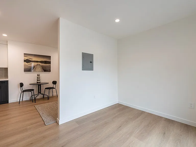 611 N Occidental Blvd — Photo 9