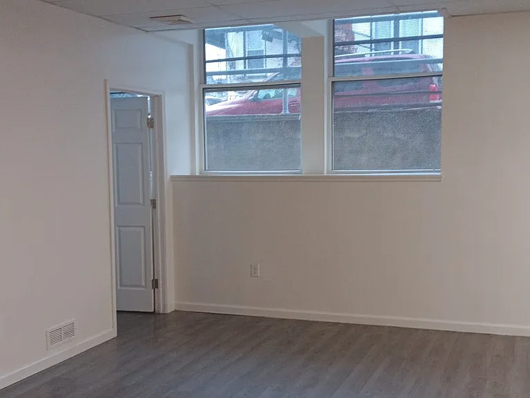 Grammery Court Apartments — Photo 19