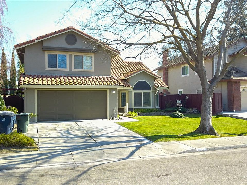 1st image of 920 Lassen Ct