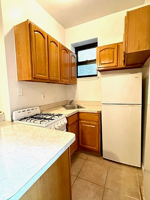 1st image of 300 E 91st St #2R