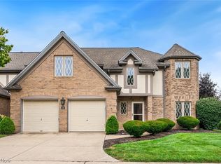 9 Aberdeen Ct, Rocky River, OH 44116