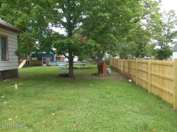 234 N Walker St, Bronson, MI 49028