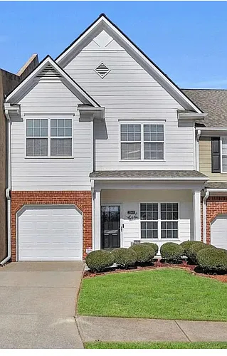 2369 Suwanee Pointe Dr Photo 1