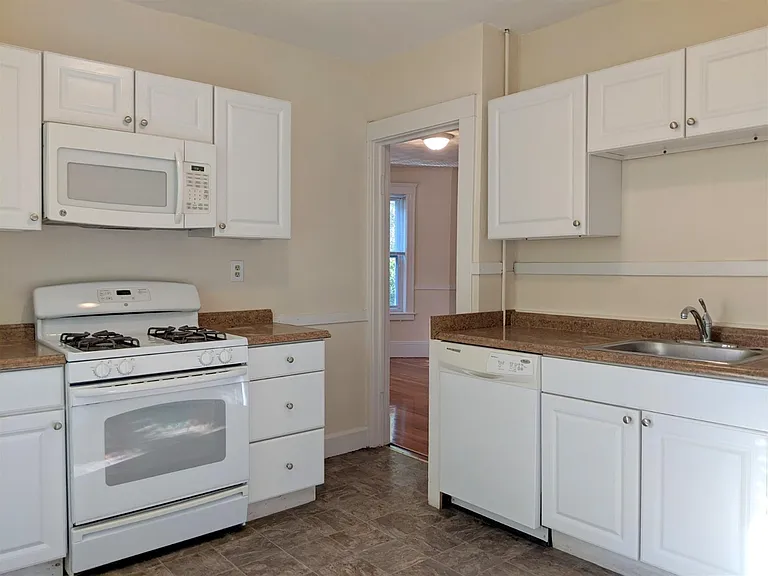 18 Sanborn Ave #4 — Photo 1