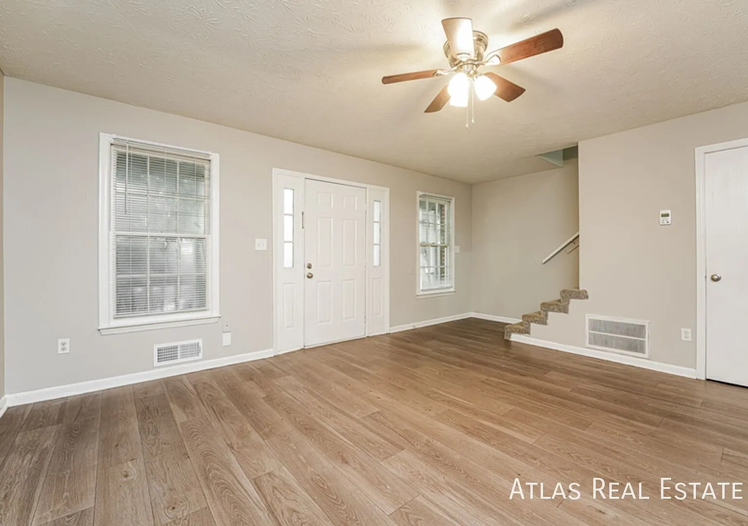 2 Bedrooms with 1.5 Bathrooms- Affordable townhomes (both gas and electric) perfect for your new ... — Photo 4