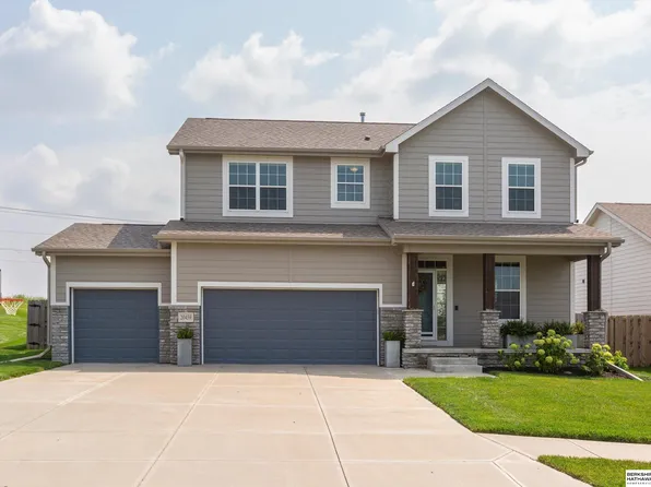 20459 E St, Elkhorn, NE 68022