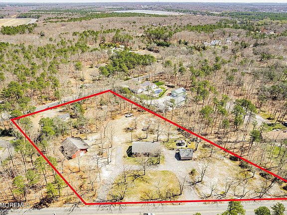 2nd image of 745 Oak Glen Road