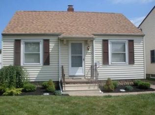 3323 Lincoln St, Lorain, OH 44052