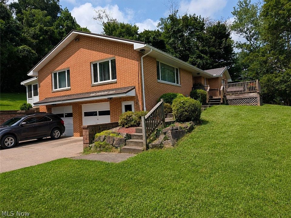 1st image of 4392 2nd St SE