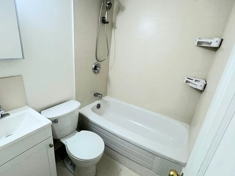 227 Evelyn Ave #4 — Photo 5