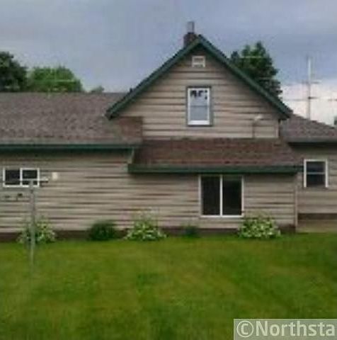 2nd image of 209 2nd St SE