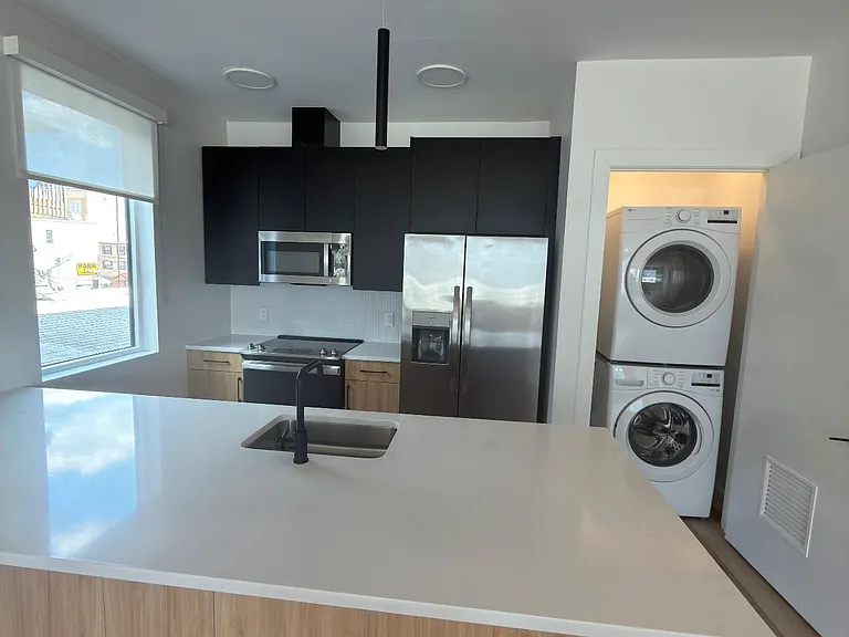 38 Madison St #106 — Photo 1