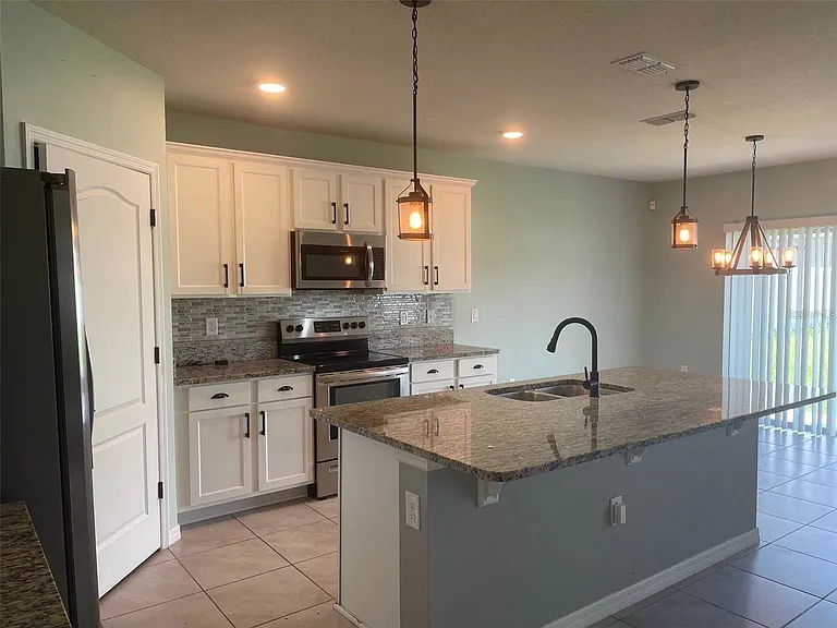 1682 Bay Breeze Dr — Photo 11