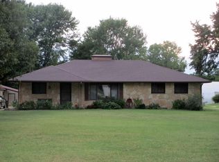 617 N Country Club Rd, Parkerfield, KS 67005