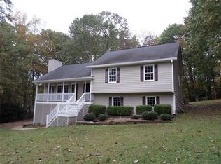 422 Walnut Dr, Woodstock, GA 30189