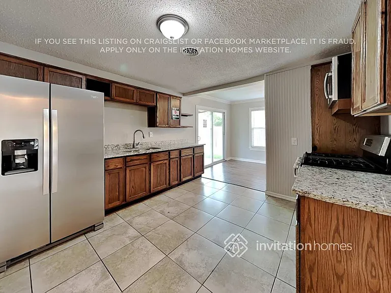 208 Ennis St — Photo 7