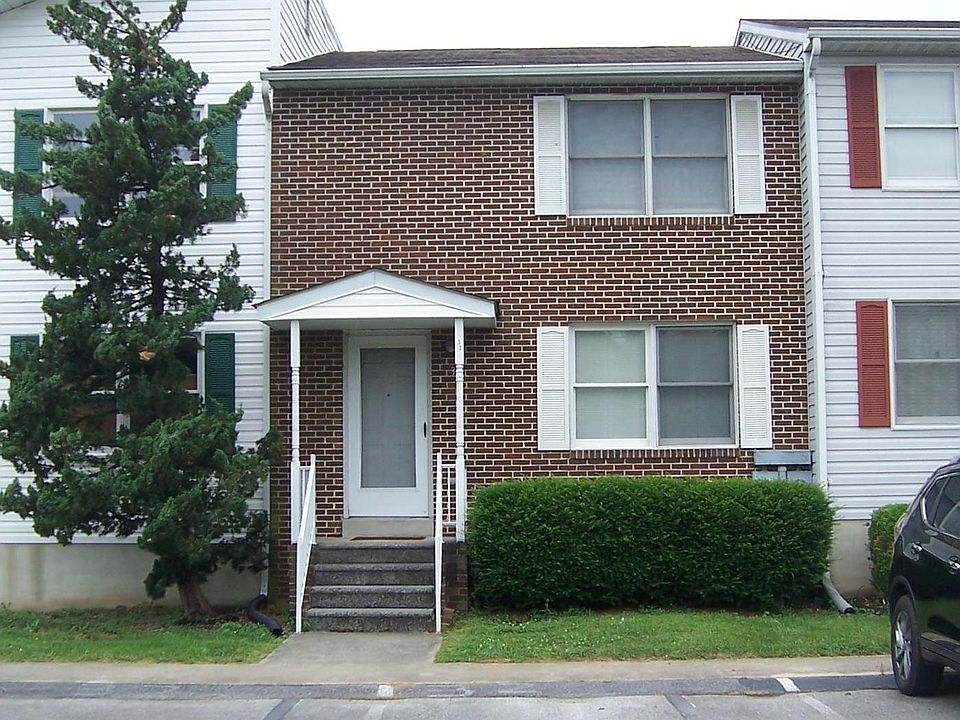 1st image of 32 Waldeck Ct