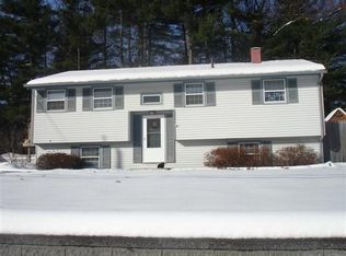8 Briarcliff Dr, Nashua, NH 03062