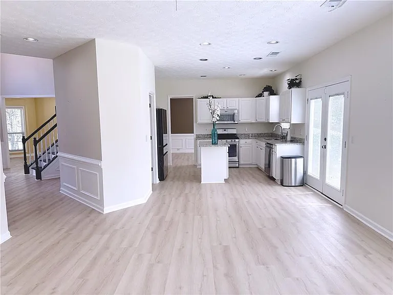 3361 Shallowford Green Dr — Photo 7