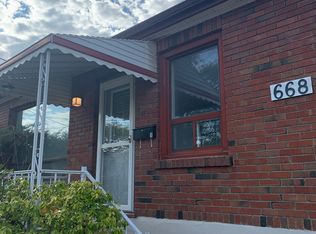 668 Frank St #2-B, Peterborough, ON K9J 4M9