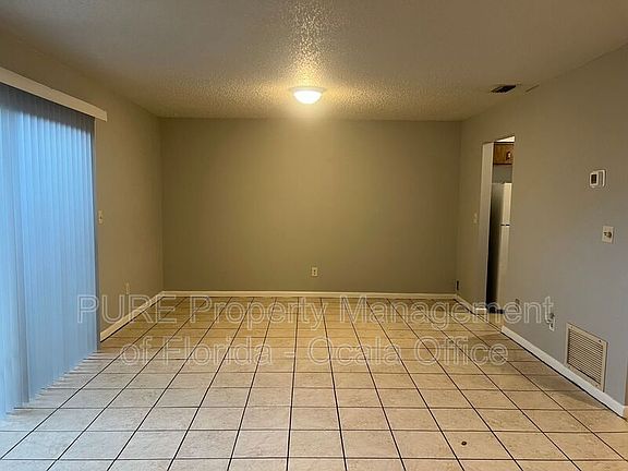 4th image of 633 NE 28th Ave