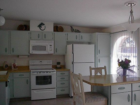 Gormet kitchen light and bright