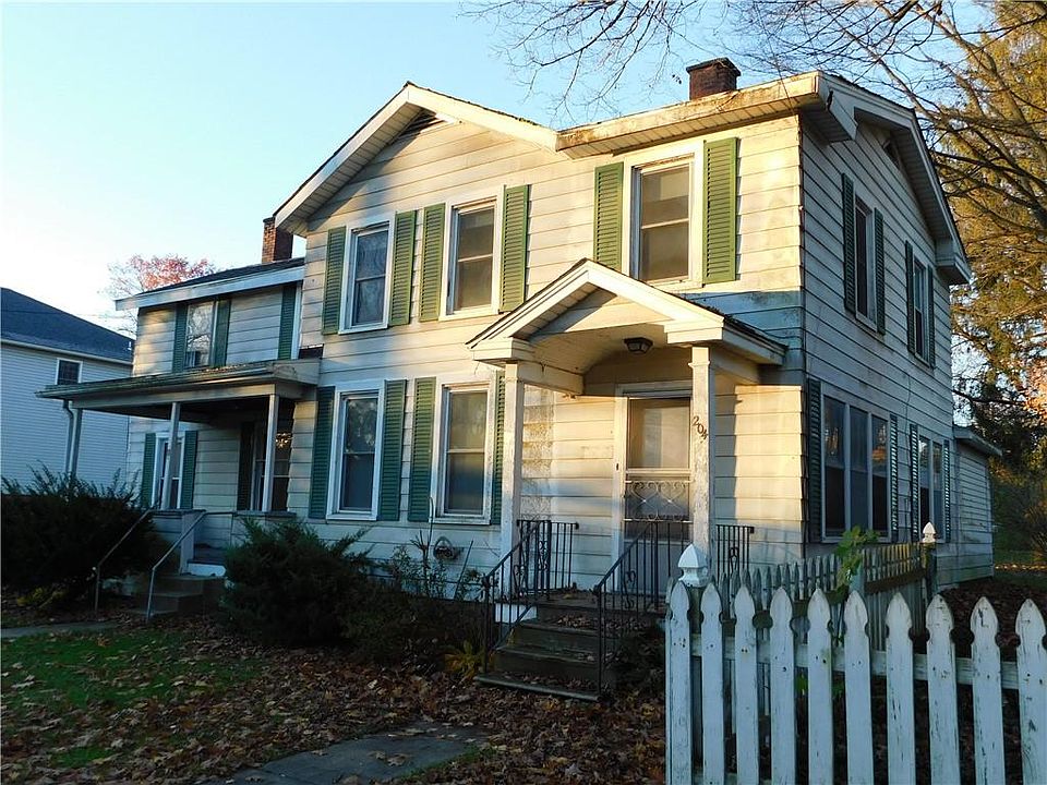 1st image of 206 Meadville St