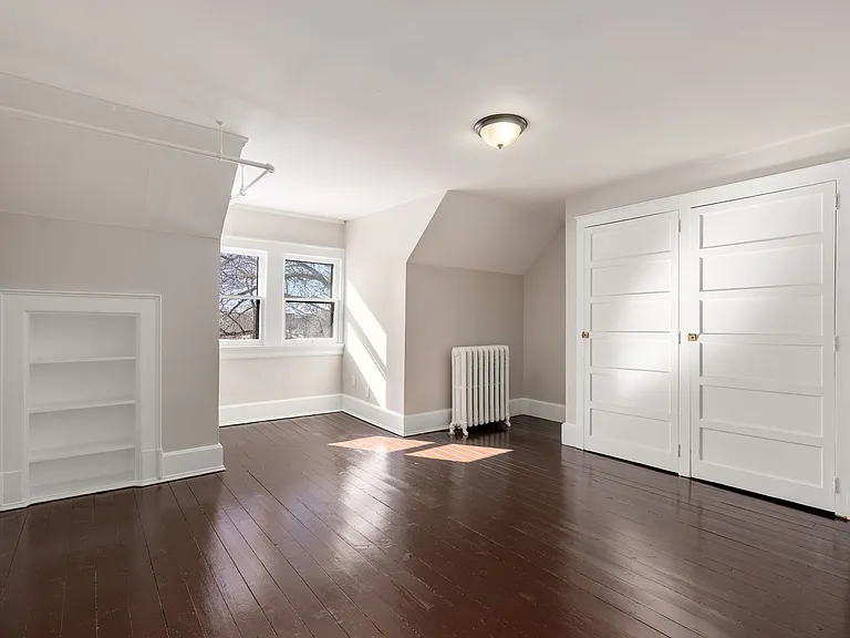 360 Farmington Ave #10 — Photo 2
