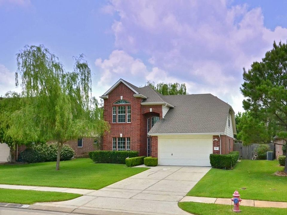 1st image of 501 Cedar Lake Dr