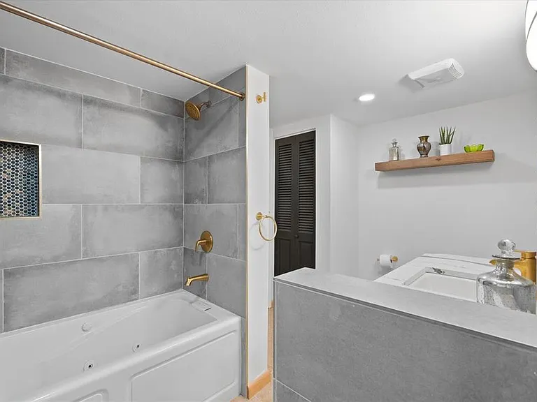 3700 S Osprey Ave #214 — Photo 27